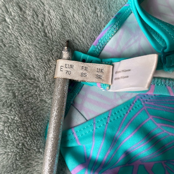 Change push up bikini - Picture 4 of 8